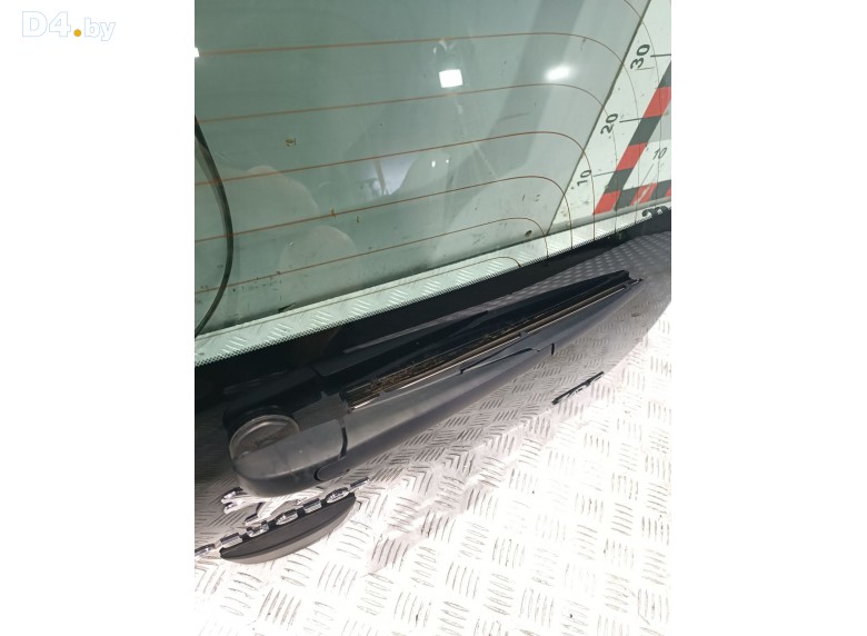 Щеткодержатель задний к Peugeot 108 undefined г.