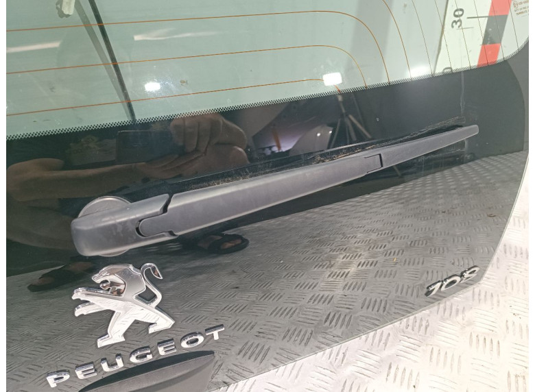 Щеткодержатель задний к Peugeot 108, 2018г.