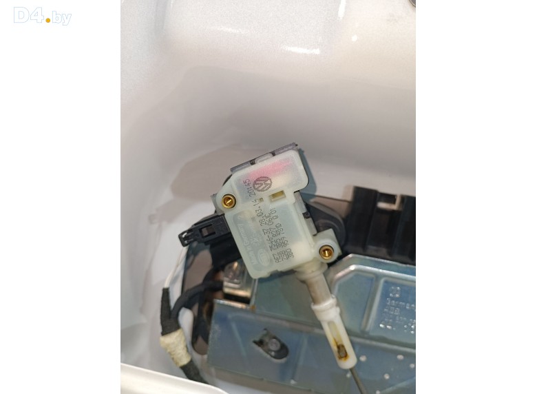 Активатор замка багажника к Volkswagen Caddy undefined г.