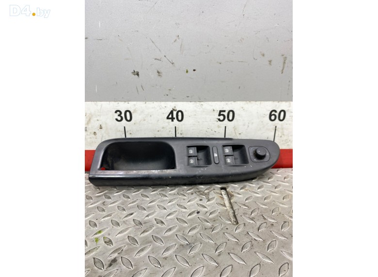 Блок управления стеклоподъемниками к Volkswagen Passat undefined г.