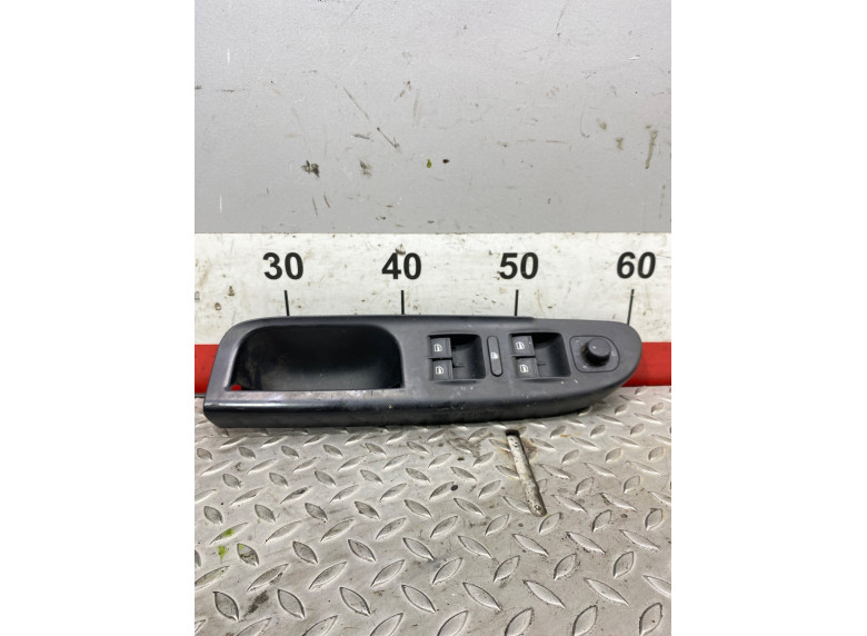 Блок управления стеклоподъемниками к Volkswagen Passat, 2007г.