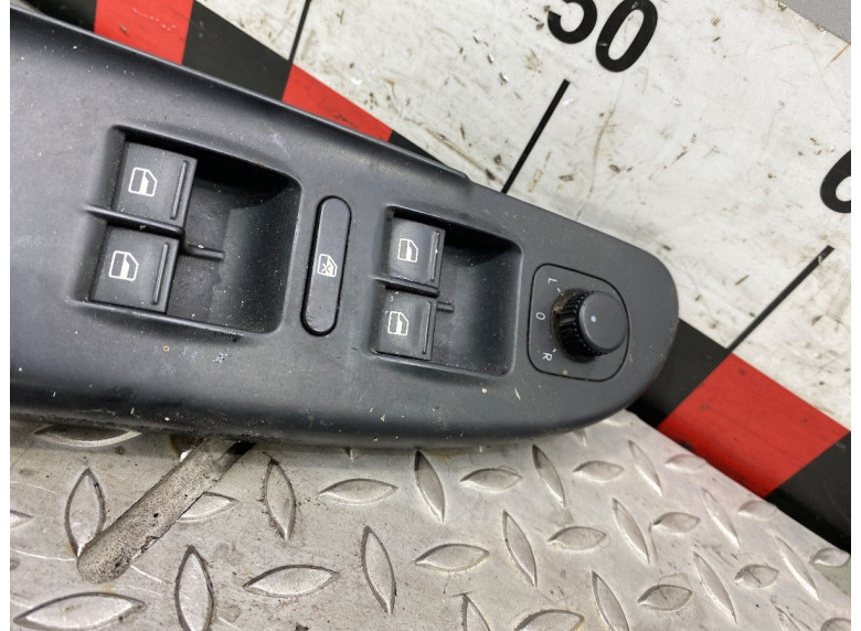 Блок управления стеклоподъемниками к Volkswagen Passat, 2007г.