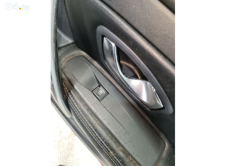 Кнопка стеклоподъемника переднего правого к Renault Latitude undefined г.