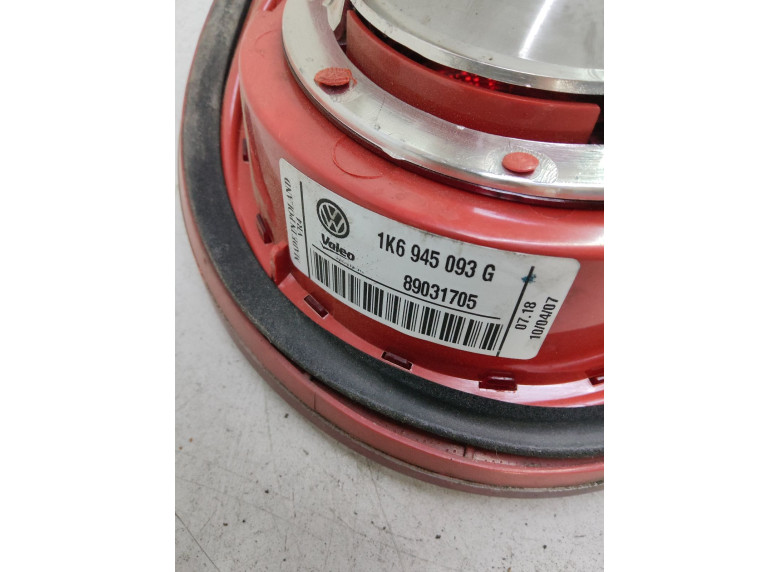 Фонарь крышки багажника левый к Volkswagen Golf, 2007г.