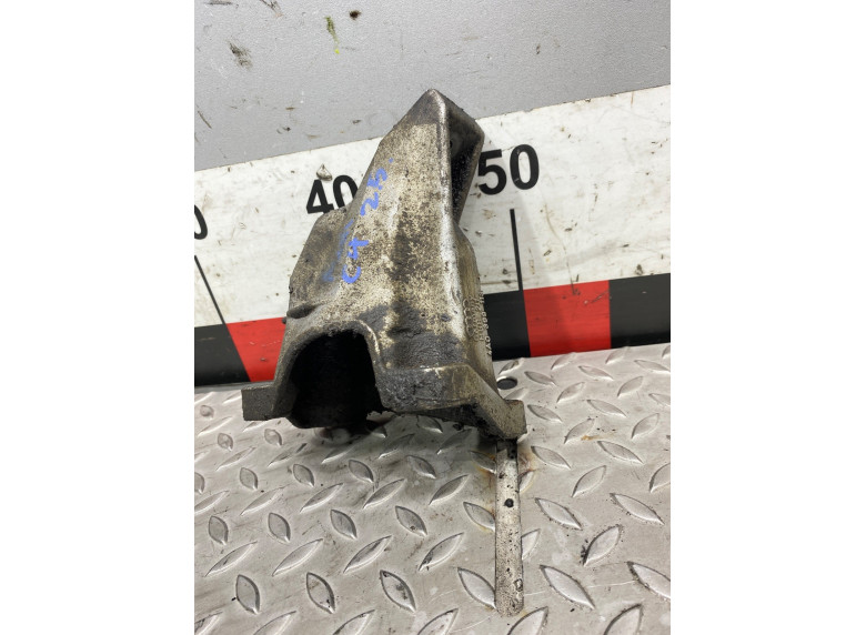 Кронштейн КПП к Audi A6, 1995г.