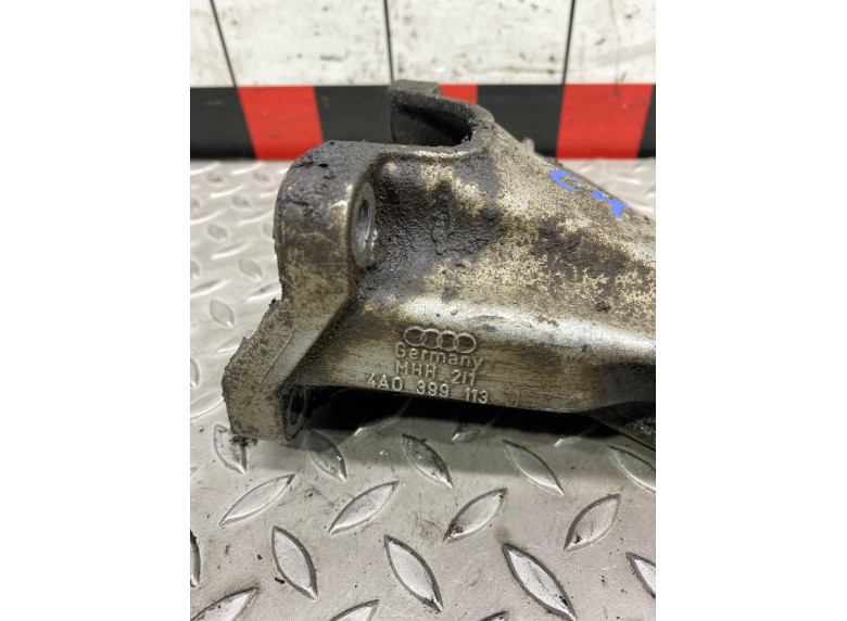 Кронштейн КПП к Audi A6, 1995г.