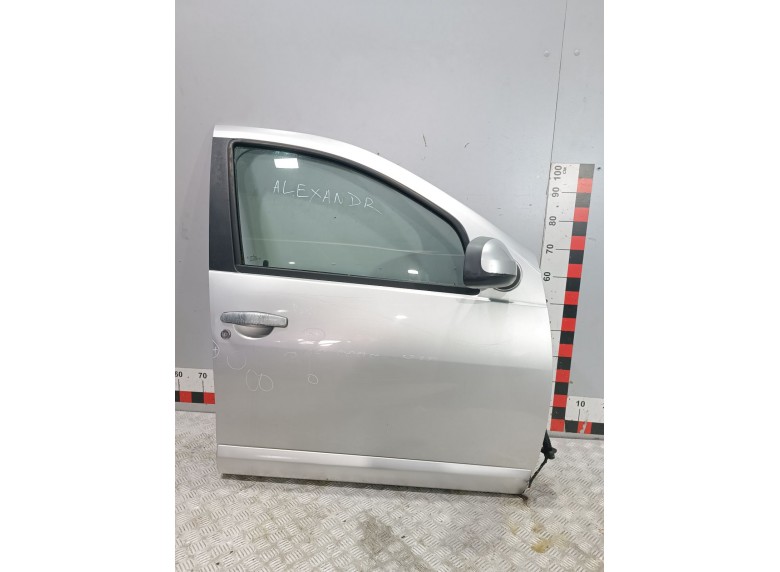 Дверь передняя правая к Dacia Sandero