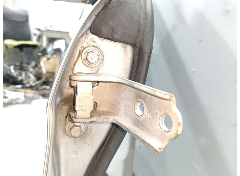 Петля двери передней правой к Chevrolet Evanda, 2005г.