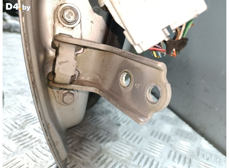 Петля двери передней правой к Chevrolet Evanda undefined г.