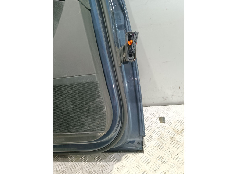 Дверь задняя левая к Volkswagen Passat, 2007г.