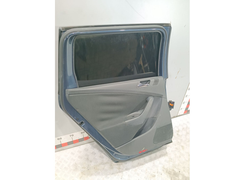 Дверь задняя левая к Volkswagen Passat, 2007г.