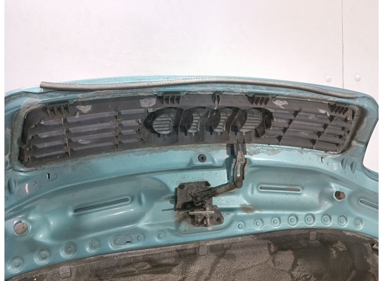 Решетка капота к Audi A6, 1999г.