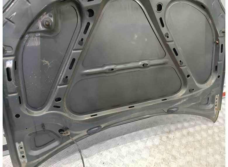 Капот к Volkswagen Golf, 2005г.