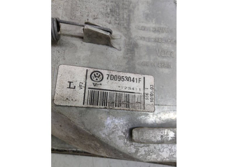 Поворотник левый к Volkswagen Transporter, 2002г.