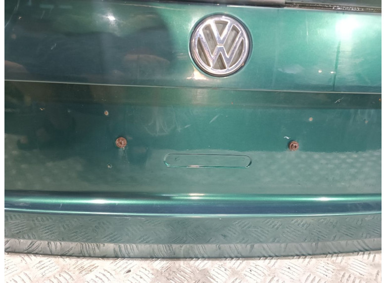 Крышка багажника (дверь 3-5) к Volkswagen Passat, 1996г.