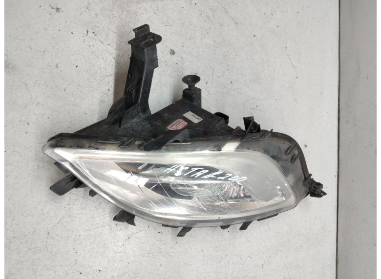 Фара противотуманная правая к Opel Astra, 2012г.