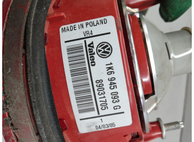 Фонарь крышки багажника левый к Volkswagen Golf, 2005г.