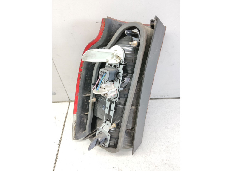 Фонарь задний правый к Фонарь задний правый к Volvo V70 undefined г. V70