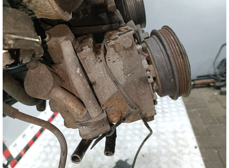 Компрессор кондиционера к Volkswagen Passat, 2002г.