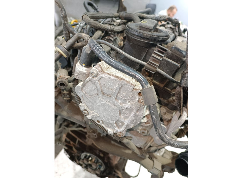 Насос вакуумный к Volkswagen Caddy, 2014г.