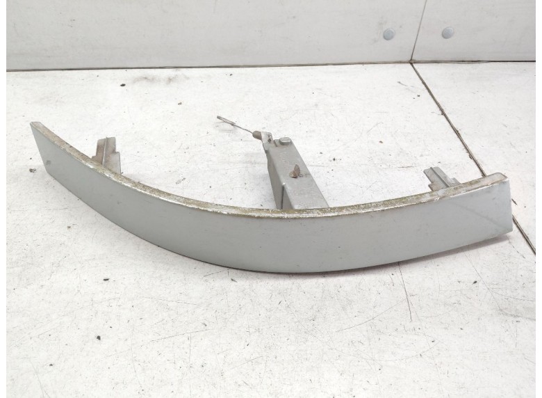 Накладка (ресничка) правой фары к Renault Master