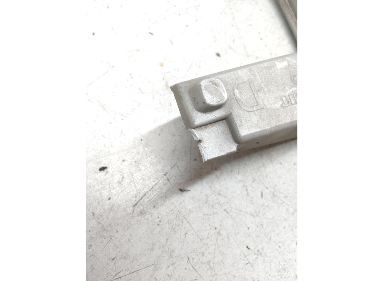 Накладка (ресничка) правой фары к Opel Movano, 2003г.