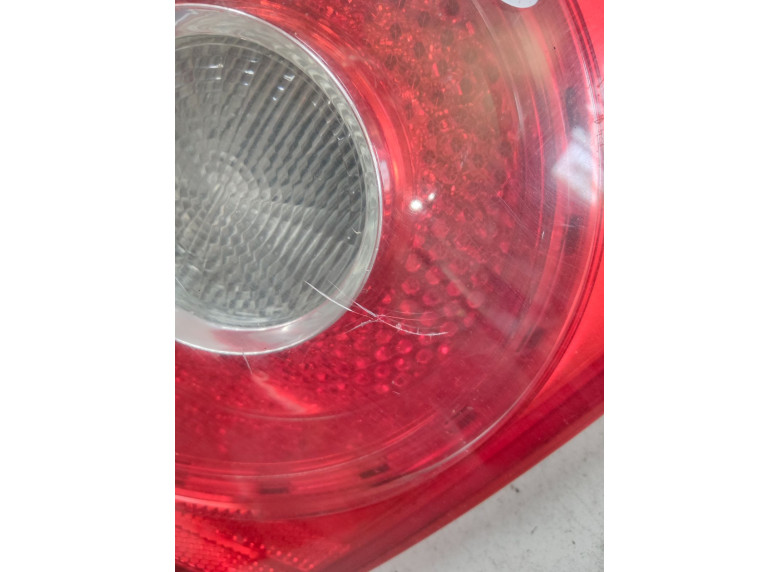 Фонарь крышки багажника правый к Volkswagen Golf, 2007г.
