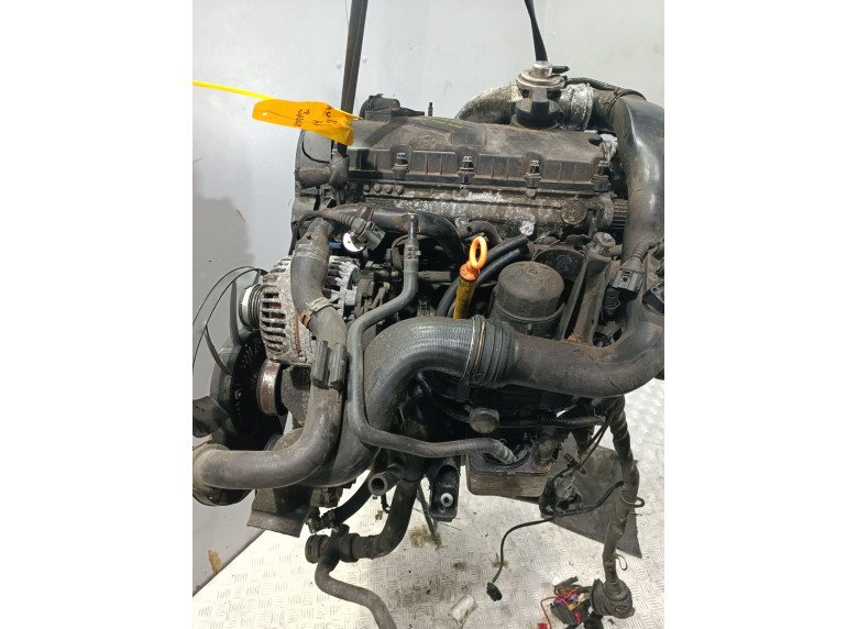 Двигатель к Audi A4, 2001г.
