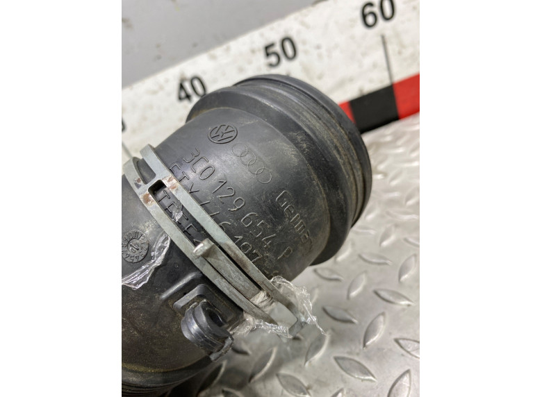 Патрубок турбины к Volkswagen Passat, 2008г.