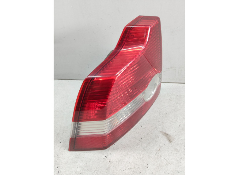Фонарь задний левый к Volvo S40, 2004г.