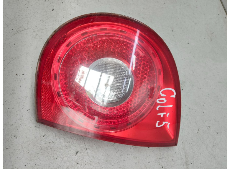 Фонарь крышки багажника правый к Volkswagen Golf, 2005г.