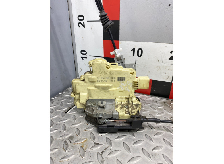 Замок двери задней правой к Volkswagen Passat, 2006г.