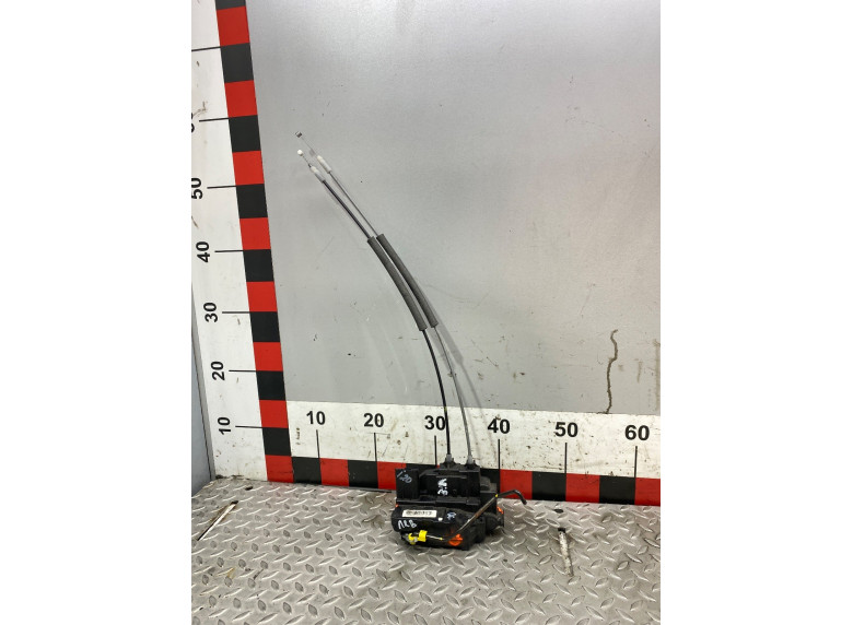 Замок двери задней левой к Hyundai i20, 2012г.