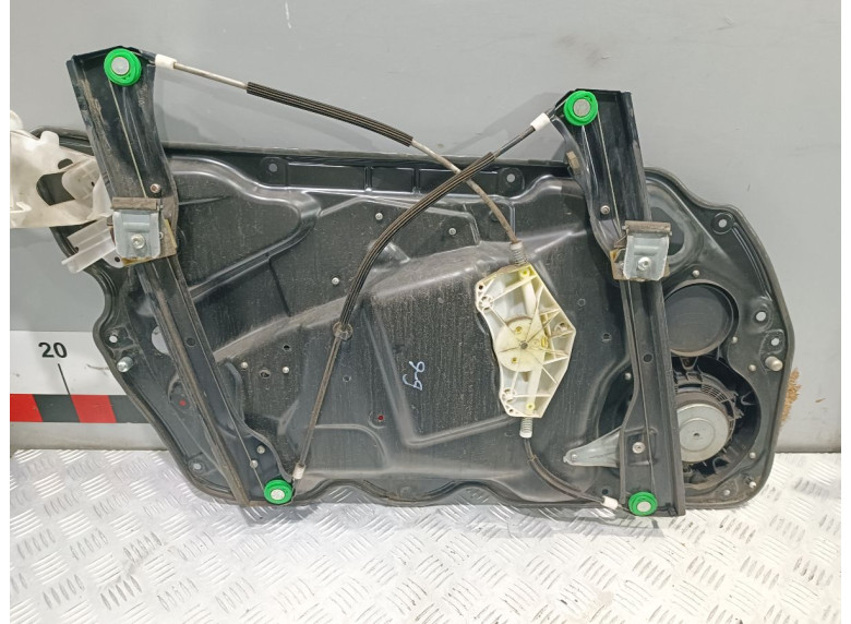 Стеклоподъемник электрический передний левый к Volkswagen Passat, 2005г.