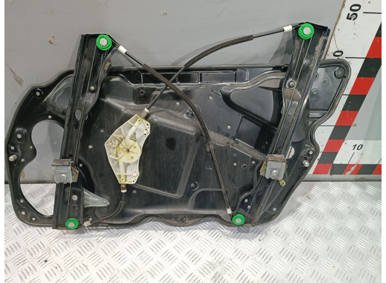 Стеклоподъемник электрический передний левый к Volkswagen Passat, 2005г.