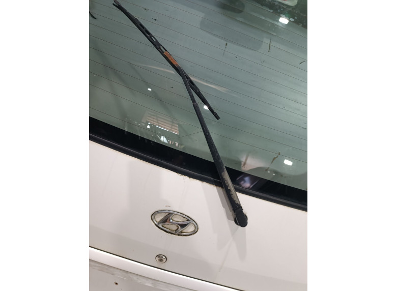 Щеткодержатель задний к Hyundai H200, 2005г.