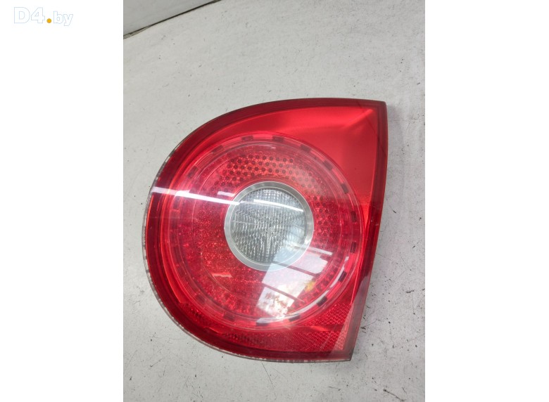 Фонарь крышки багажника правый к Volkswagen Golf undefined г.