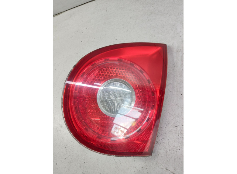 Фонарь крышки багажника правый к Volkswagen Golf, 2005г.