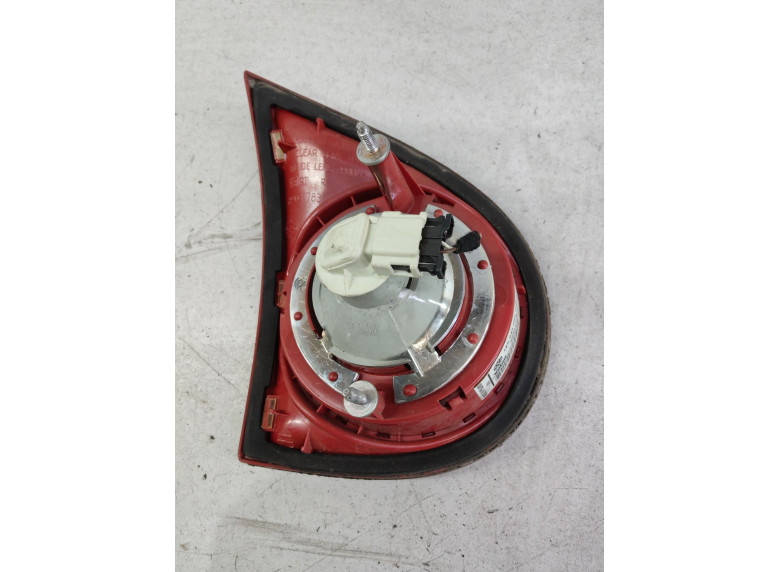 Фонарь крышки багажника правый к Volkswagen Golf, 2005г.