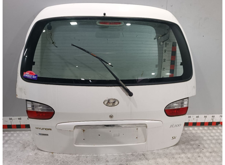 Фонарь крышки багажника правый к Hyundai H200, 2005г.