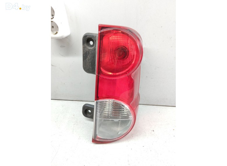 Фонарь задний правый к Nissan NV200 undefined г.