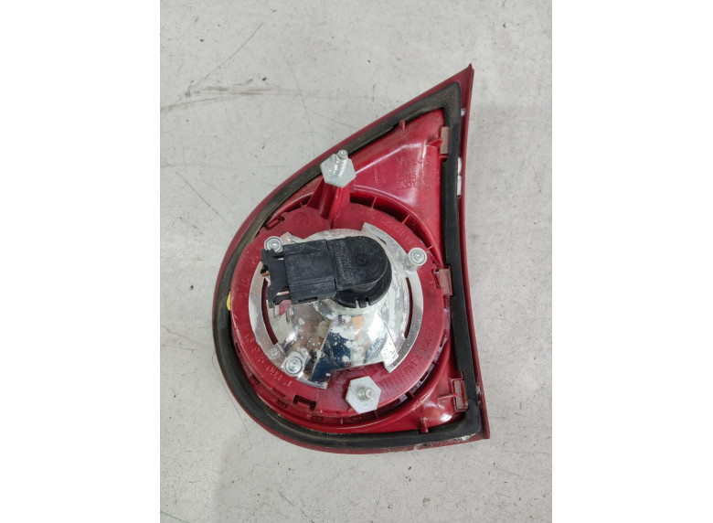 Фонарь крышки багажника левый к Volkswagen Golf, 2005г.