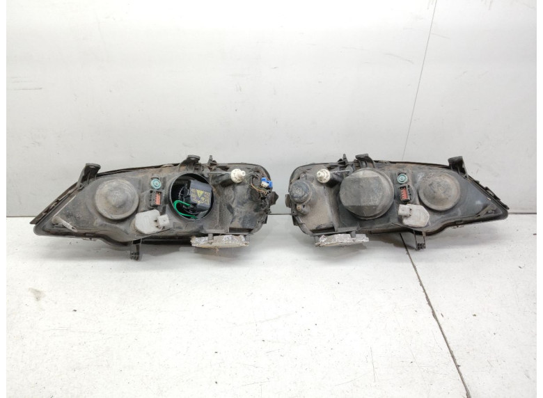 Фара передняя (комплект) к Opel Astra, 2004г.
