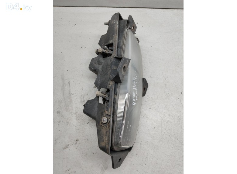 Фара противотуманная правая к Renault Midlum undefined г.