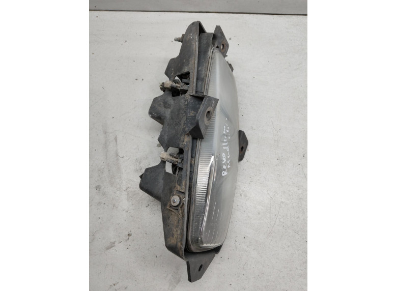 Фара противотуманная правая к Renault Midlum, 2004г.