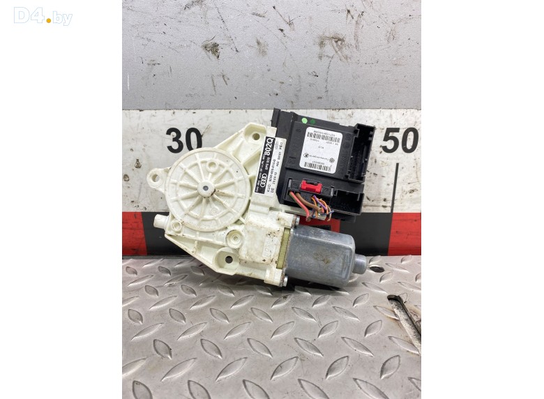 Моторчик стеклоподъемника к Audi A3 undefined г.