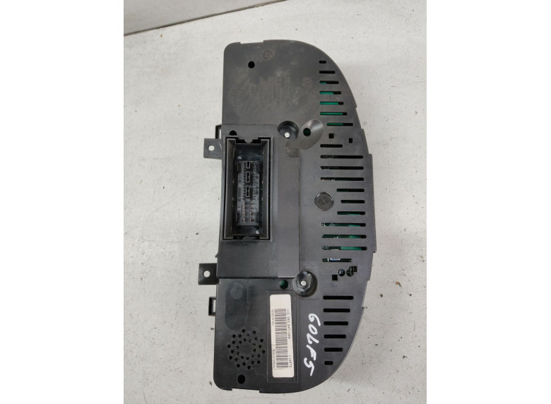 Щиток приборов (приборная панель) к Volkswagen Golf, 2006г.