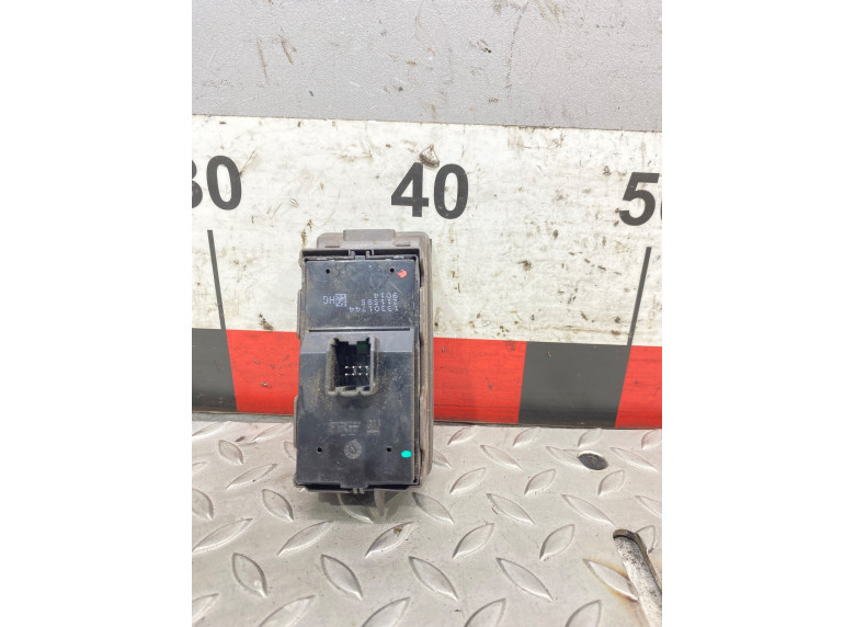 Блок управления стеклоподъемниками к Opel Insignia, 2010г.