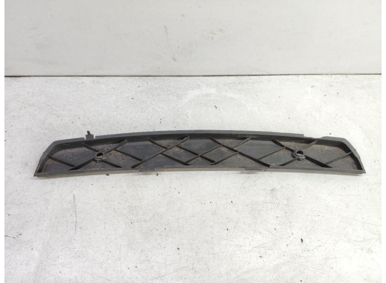 Заглушка (решетка) в бампер передний к Mercedes Sprinter, 2006г.