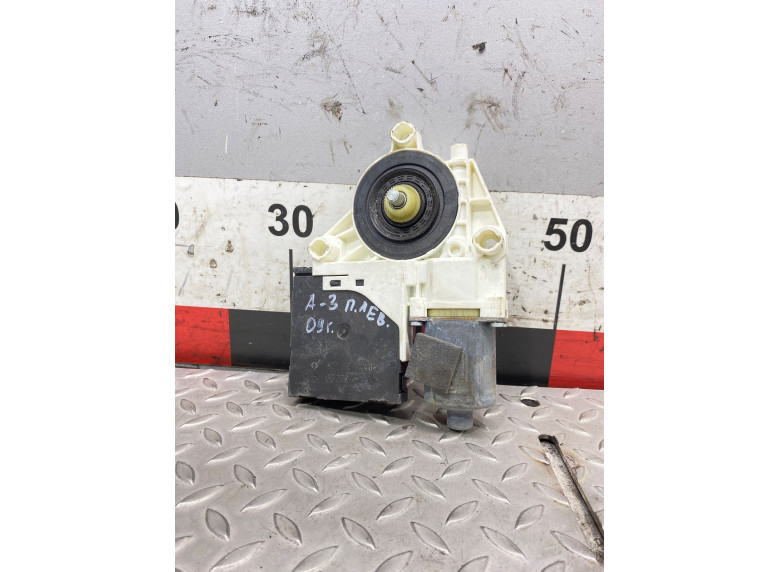 Моторчик стеклоподъемника передний левый к Audi A3, 2009г.